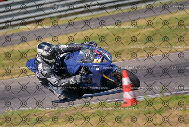 26bt05-0143 | markuskiefer.com - Realisiert mit Pictrs.com