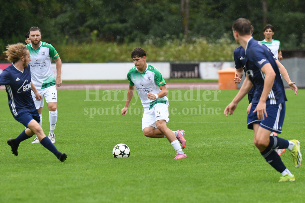 SpVgg GW Deggendorf : FC Obernzell-Erlau | Lukas Semmler (SpVgg GW Deggendorf #19) - Realisiert mit Pictrs.com
