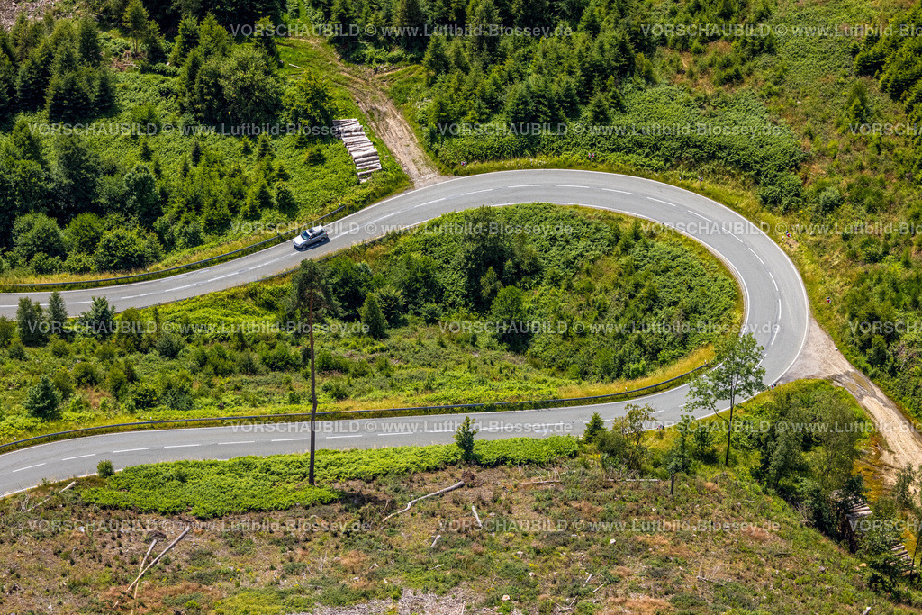 Sundern240708330 | Luftbild, Serpentinen am Ochsenkopf zwischen Arnsberg und Sundern im Waldgebiet mit Waldschäden Stockumer Höhe, gefährliche Motorradstrecke, Sunderner Straße Landesstraße L685, Hachen, Sundern, Sauerland, Nordrhein-Westfalen, Deutschland