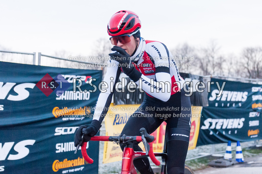 Radsport, 14. Lauf - Bikebeat Cyclo-Cross Bundesliga 2022/23 und 43. Harburger Weihnachtspreis im Stevens Cup 2022, Schwarzenbergplatz (Hamburg-Harburg), 18.12.2022 | Aus dem Rennen 6 / Männer Elite (Lizenzfahrer): 
Fynn Termin (#22, STEVENS Racing Team U23)