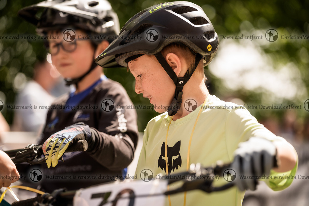 Eierlesen 2026 | Sie wurden bei einem Event oder Sportanlass fotografiert? Hier finden sie ihre Bilder! - Realisiert mit Pictrs.com