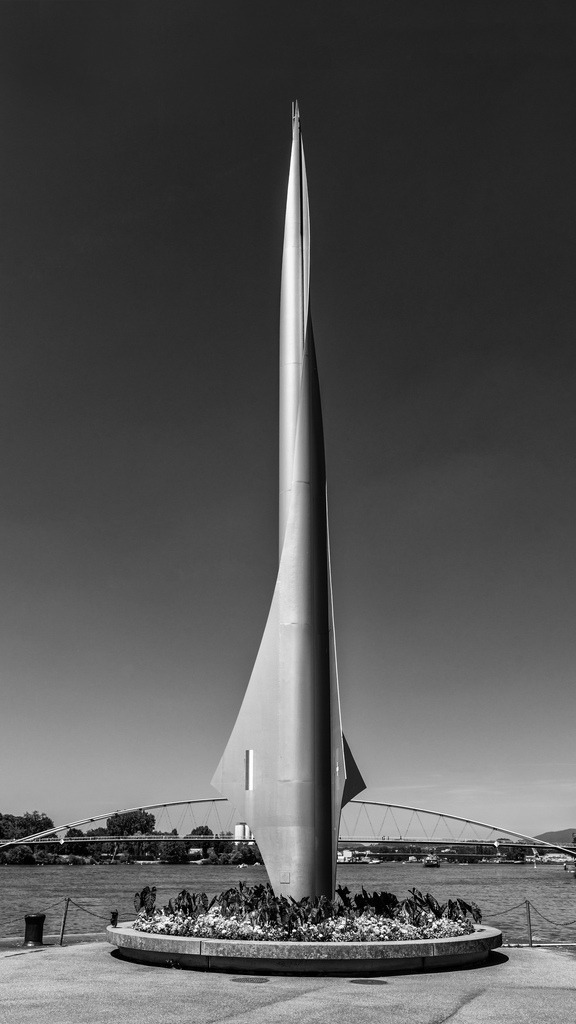 Dreiländereck Skulptur | Die Skulptur beim Dreiländereck, Basel, Schweiz. - Realisiert mit Pictrs.com