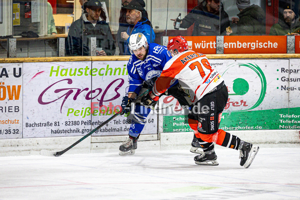 SC Forst NATURE BOYS gegen ESC Hassfurt HAWKS | Eishockey Landesliga Herren Playoffs 2024/25 - Spiel 2 von 4, SC Forst NATURE BOYS gegen ESC Hassfurt HAWKS, 20250222,Tobias ESTERMAIER (Nature Boyz 88) in Aktion,2025-02-22 in Peißenberg (Eisstadion Peißenberg)Tobias ESTERMAIER (Nature Boyz 88)Copyright: WolfgangxLindner foto-lindner.de