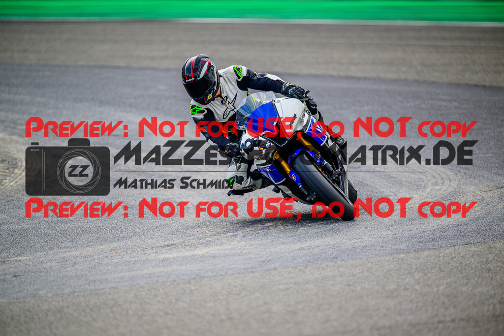 MaZZes_FotoMatrix_240910_6007705_4361 | WEISS