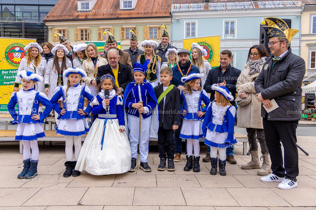 Faschingswecken am Hauptplatz | Bildershop von pixelworld.at - Realisiert mit Pictrs.com