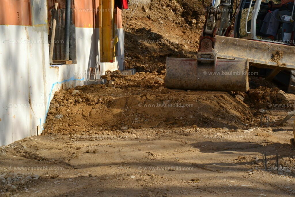 bib-lg02-erdarbeiten-0126 | Nach LV-Leistungsgruppen sortierte Detailfotos über den Bau eines Hauses. Alle Hausbau-Bilder direkt vom Urheber und Autor der Website Haus-Selber-Bauen.com
