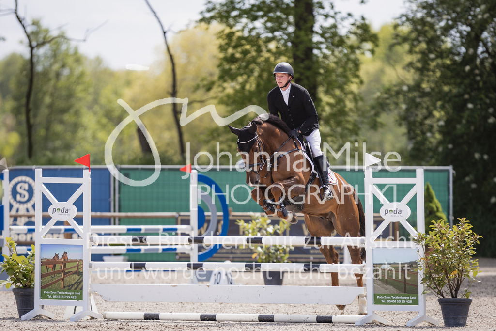 230516_Mühlen_03SprPf-A-449 | Deine schönsten Turniermomente als professionelle Fotos! Entdecke hochwertige Pferdesport-Fotografie im Online-Shop. Jetzt Fotos finden & bestellen!