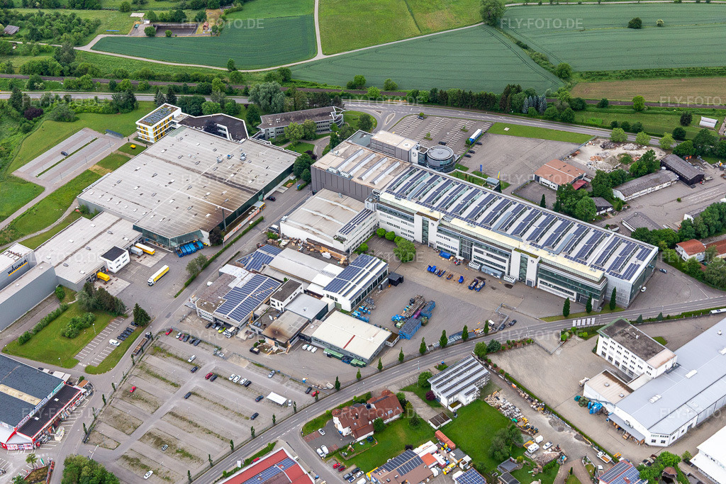 Luftbild: Albert Weber GmbH im Ortsteil Bergheim in Markdorf im Bundesland Baden-Württemberg in Deutschland. – Foto: IMG_131995.jpg vom 26.05.2022 durch Werner Riehm/FLY-FOTO.de – Auflösung des Originals: 5472 x 3648 px – ALBERT WEBER: Creating Sustainable Impact: ALBERT WEBER GmbH