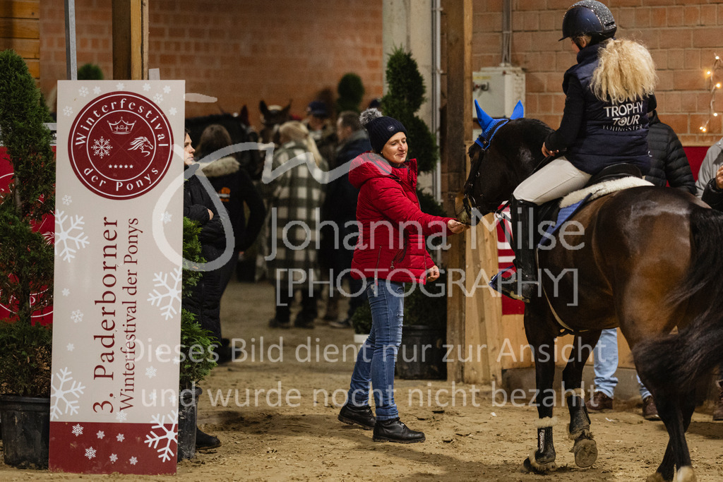 231118_PonyTrophy-218 | Deine schönsten Turniermomente als professionelle Fotos! Entdecke hochwertige Pferdesport-Fotografie im Online-Shop. Jetzt Fotos finden & bestellen!