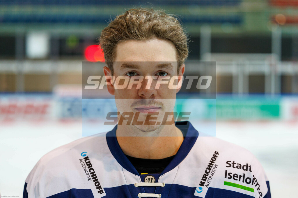 Iserlohn Roosters Teamshooting | Tyler Boland - Realisiert mit Pictrs.com
