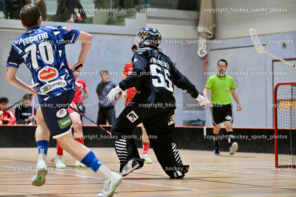 KAC Floorball vs. VSV Unihockey | #55 Maximilian Obereder KAC Floorball, #70 Niklas Fechtig VSV Unihockey, KAC Floorball vs. VSV Unihockey, KAC Floorball vs. VSV Unihockey am 21.03.2026 in Klagenfurt (Ballspielhalle Waidmannsdorf), Austria, (Photo by Bernd Stefan)