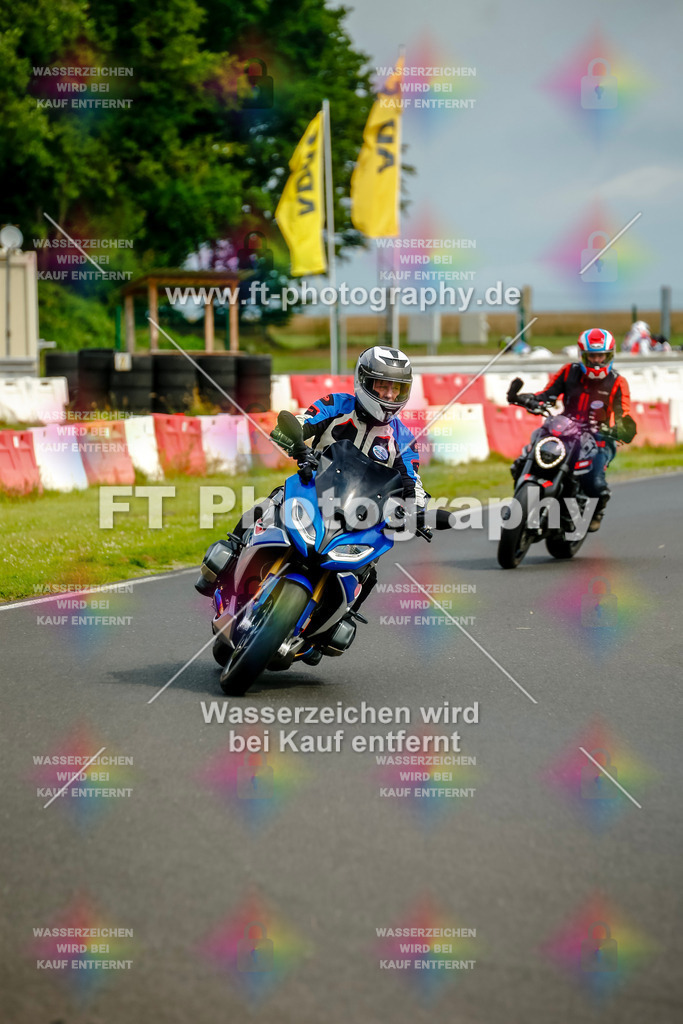 VBK-4541 | Hier findet Ihr Bilder von Touristenfahrten auf der Nürburgring Nordschleife oder von anderen Veranstaltungen die ich besucht habe. Viel Spass beim Durch Schauen 