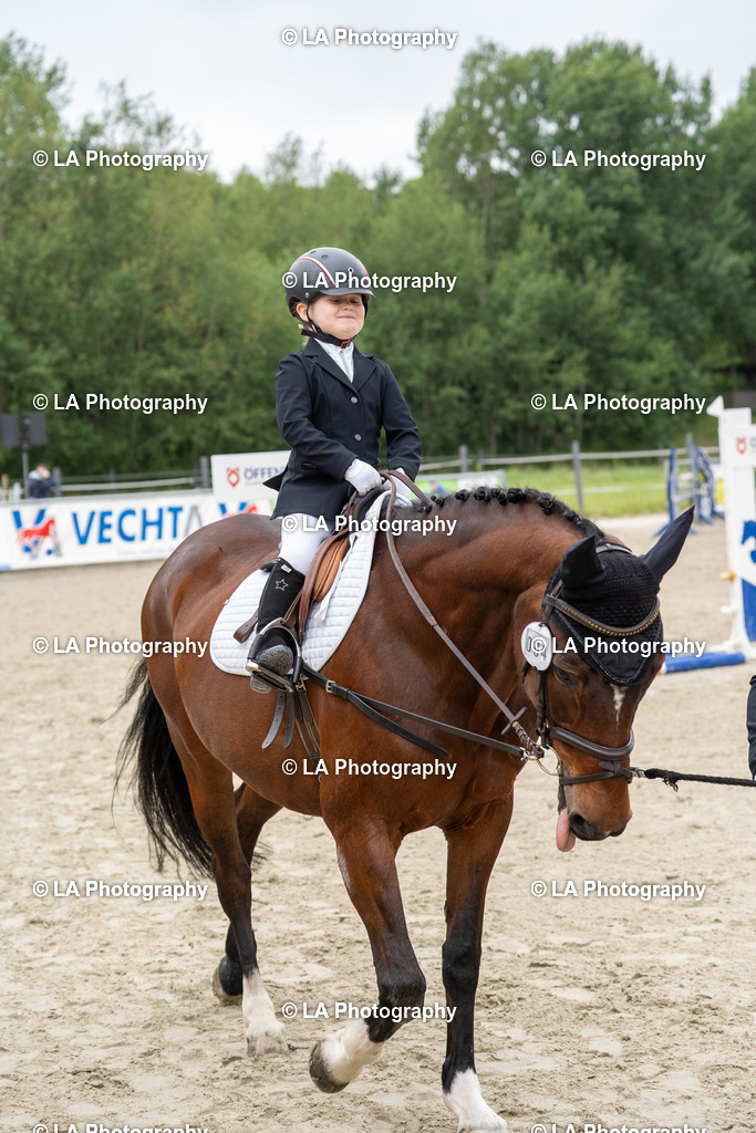 DSC07940 | Entdecke einzigartige Turnierfotos und persönliche Pferde- und Hundeportraits bei LA Photography. Für jeden Reiter und Pferd das perfekte Bild! Stöbere jetzt! - Realisiert mit Pictrs.com