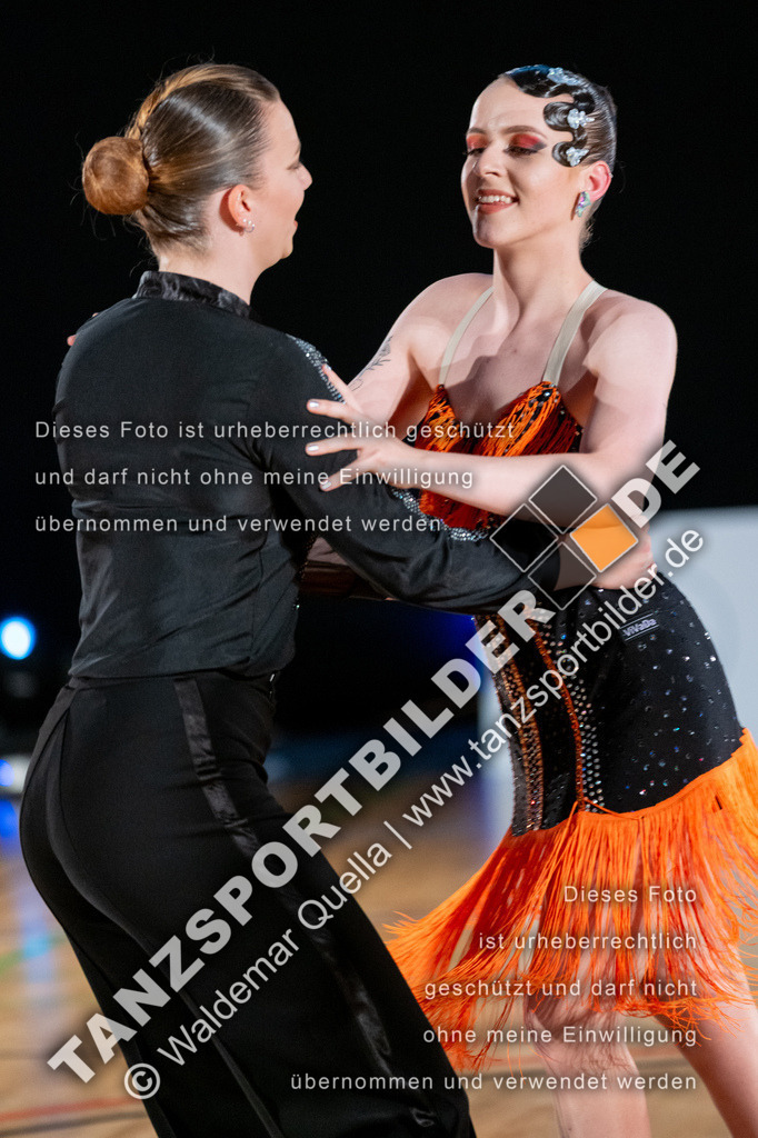 20250503-00894 | Hier finden Sie Tanz Bilder vom Latein und Standard Formationen tanzen. Sportbilder vom Tanzsport. Schöne Fotos und von Weltmeisterschaft, Europameisterschaft, Bundesliga, Regionalliga, Oberliga und Landesliga sowie von GOC Stuttgart, DanceComp, WM Bremen