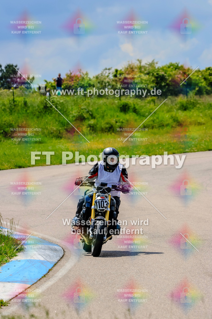 MotoTeam-0125 | Hier findet Ihr Bilder von Touristenfahrten auf der Nürburgring Nordschleife oder von anderen Veranstaltungen die ich besucht habe. Viel Spass beim Durch Schauen 