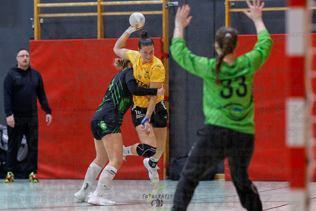 Frauen Oberliga Mitte (HHV); HSG Kleenheim/Langgöns II - HSG Eibelshausen/Ewersbach | Frauen Oberliga Mitte (HHV); HSG Kleenheim/Langgöns II - HSG Eibelshausen/Ewersbach am 01.11.2025 in Oberkleen (Weidig-Halle)Photo © 2025 - Jörg Heinrich - Realisiert mit Pictrs.com