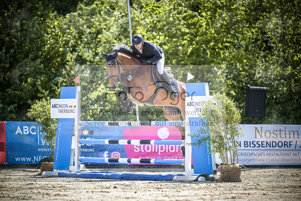 DOS_6652 | Entdecke hochwertige Reitturnierfotos von Foto Oger. Professionell, emotional und authentisch – jetzt Lieblingsmomente im Shop bestellen. - Realisiert mit Pictrs.com