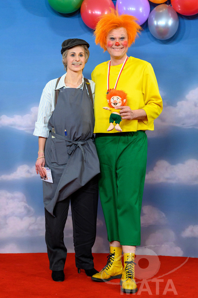 _DWI2486 | Nürnberg Oberbürgermeister Marcus König mit seiner Gattin Anke bei der TV-Sendung Fastnacht in Franken 2024. Veitshöchheim, 02.02.2024 Bayern Deutschland - Realisiert mit Pictrs.com