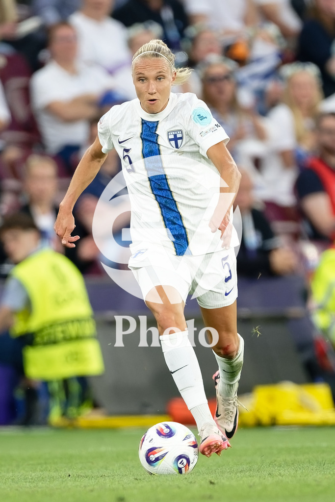 Finland v Switzerland: UEFA Women's EURO 2025 Group A | GENEVA, SWITZERLAND - JULY 10: Emma Koivisto of Finland runs with the ball during the UEFA Women's EURO 2025 Group A match between Finland and Switzerland at Stade de Geneve on July 10, 2025 in Geneva, Switzerland. (Photo by Giuseppe Velletri/Sports Press Photo/Getty Images)