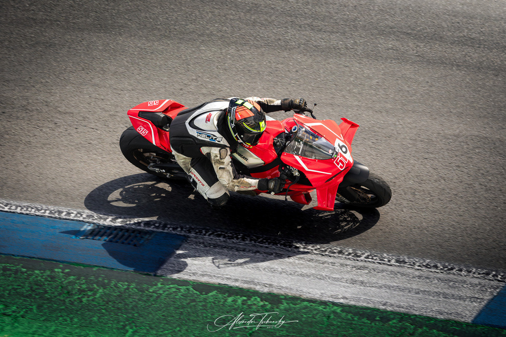 Ducati Trackday Hockenheimring 2026 | Entdecken Sie die faszinierende Welt von Alexander Tschuncky Arts: Kreative Fotografie, atemberaubende Automobilkunst und hochwertiger Bilderdruck. Lassen Sie sich inspirieren! - Realisiert mit Pictrs.com