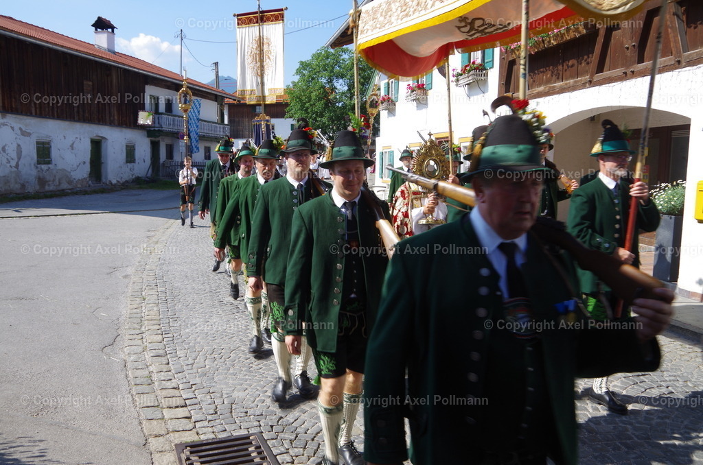 IMGP3465 | fotografiert von Axel PollmannLeonhardi Wallfahrt Benediktbeuern und Murnau, Fronleichnam, Fasching, Landschaft im Loisachtal und Benediktbeuern  - Realisiert mit Pictrs.com