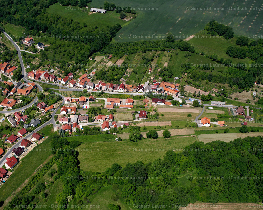 2634316 | BREHME 09.06.2006 Wohngebiet einer Einfamilienhaus- Siedlung  in Brehme im Bundesland Thüringen, Deutschland // Single-family residential area of settlement  in Brehme in the state Thuringia, Germany Foto: Gerhard Launer