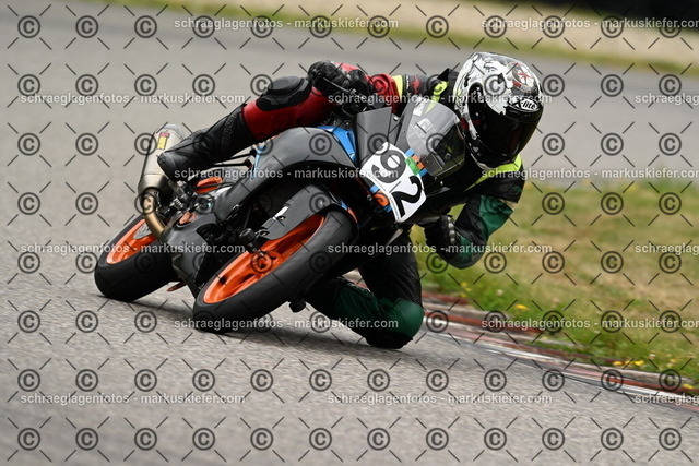 25bt02-1226 | markuskiefer.com - Realisiert mit Pictrs.com
