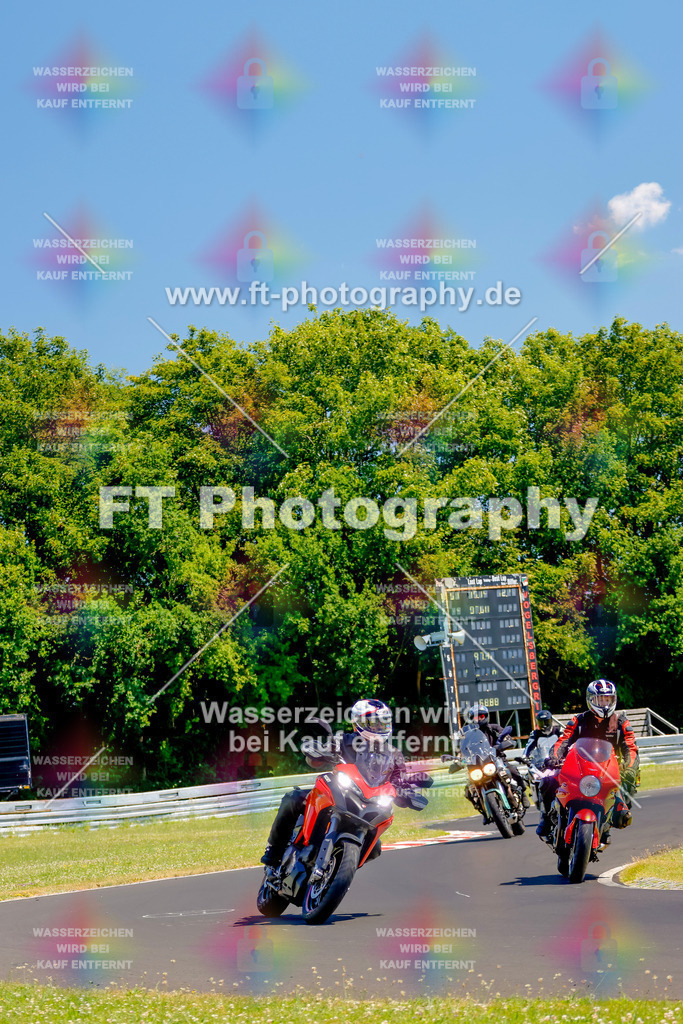 _MOT9420 | Hier findet Ihr Bilder von Touristenfahrten auf der Nürburgring Nordschleife oder von anderen Veranstaltungen die ich besucht habe. Viel Spass beim Durch Schauen 