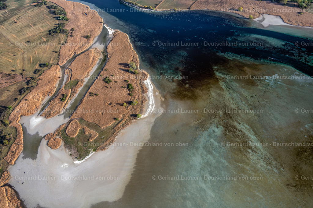 4024368 | KONSTANZ 15.04.2020 Uferbereiche am Seegebiet des am Untersee in Konstanz auf der Insel Mainau im Bundesland Baden-Württemberg, Deutschland. // Riparian areas on the lake area of on Untersee in Konstanz at island Mainau in the state Baden-Wuerttemberg, Germany. Foto: Gerhard Launer