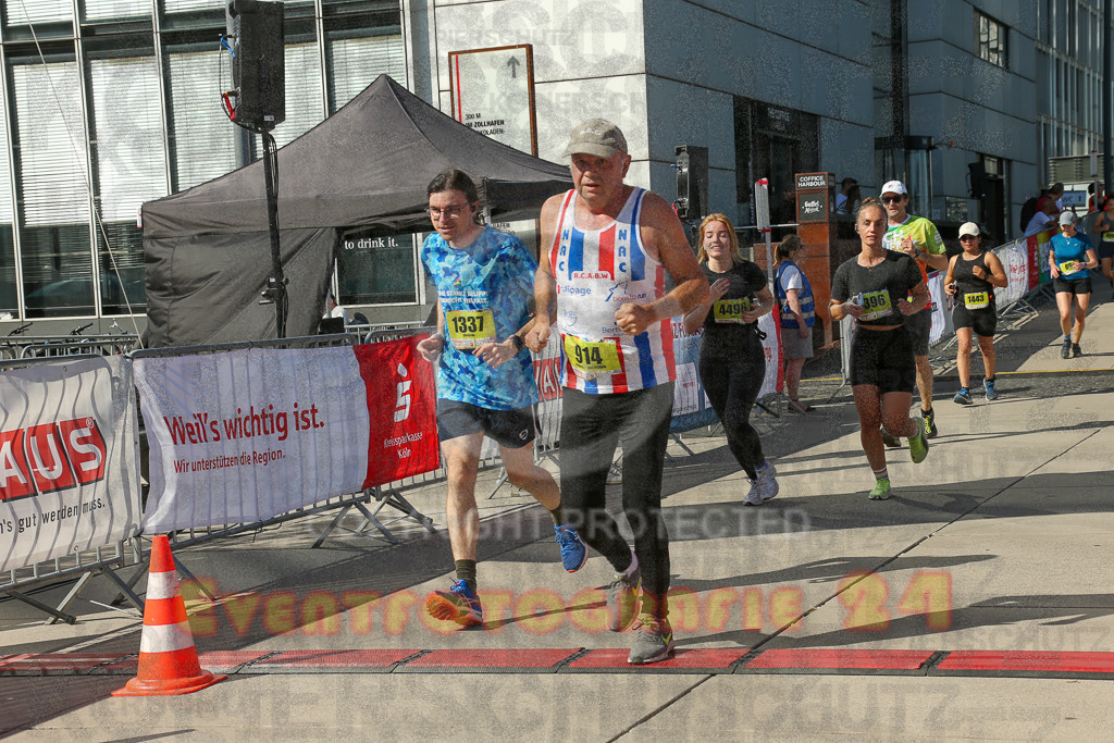 240921_1500_EX1_4217 | Sportfotografie im Rhein-Sieg Kreis, Köln, Bonn, NRW, Rheinland Pfalz, Hessen, etc. Unser Tätigkeitsfeld umfasst den Laufsport vom Volkslauf über den Marathon, Duathlon, Triathon bis zum Ultralauf wie Kölnpfad Ultra oder Schindertrail.