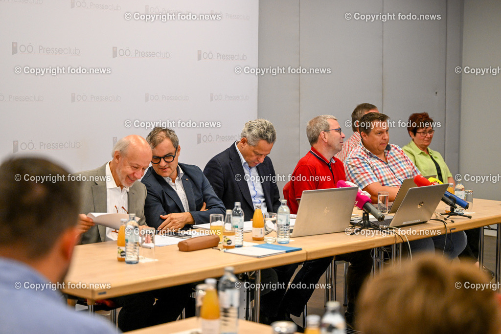 Pressekonferenz ADX Energy_ 07.09.2023-4 | 07.09.2023, Presseclub Linz, AUT, Pressekonferenz ADX Energy, Stimmungslage zur Gasexploration in Molln, im Bild Georg Brasseur (Univ. Prof. TU Graz), Alan Reingruber (Geschaeftsfuehrer ADX Vie GmbH), Paul Fink (CEO ADX Energy), Andreas Knoll (Regioplan Ingenieure Salzburg GmbH), Martin Schober (Gemeindevorstand Molln)