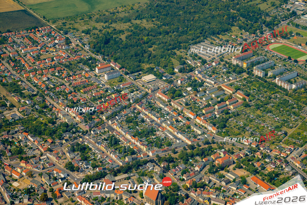 Klassische Luftaufnahme ohne Drohne zeigt:Altstadt bei Schönebeck - Die Luftbildaufnahme wurde 2025 vom UL-Flugzeug heraus erstellt ( keine Drohnenaufnahme ) - Hochauflösende Luftaufnahme -Nicht vergleichbar mit Google Maps oder Satelittenbilder- Die Geschenkidee !Mit Lizenz und Bildrechte bestellbar