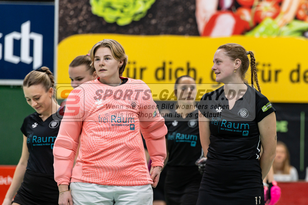 SFE_20250112_0012 | Köln, Deutschland, 12.01.2025:  ßHockey 1. Bundesliga Damen Rot-Weiss Köln - Schwarz-Weiß Köln im KTHC Stadion Rot-Weiss Köln Tennis and Hockey Club am 12.01.2025 in Köln, Deutschland. (Foto von Stephan Fehrmann)Köln, Germany, 12.01.2025: ßHockey 1. Bundesliga Damen Rot-Weiss Köln - Schwarz-Weiß Köln in KTHC Stadion Rot-Weiss Köln Tennis and Hockey Club at 12.01.2025 in Köln, Deutschland. (Foto from Stephan Fehrmann)