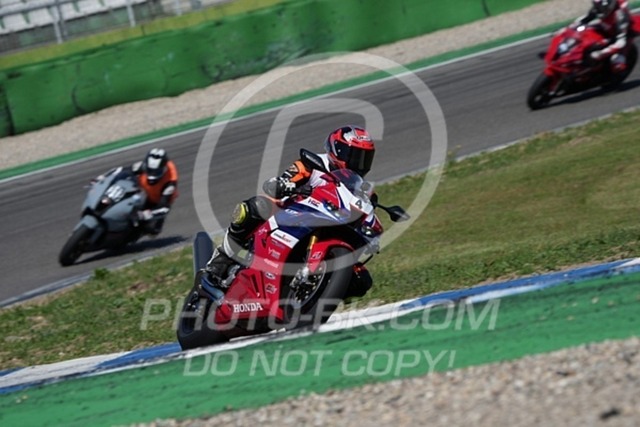 2025_04_29_PBK_22129 | Sportfotografie; SlowMotion; Video; Rennstrecke; Hafeneger; Speer; Racing; RSE; BMW; CBO; Trackday; Motorsportarena; Hockenheimring; Brno; Most; Barcelona; Valencia