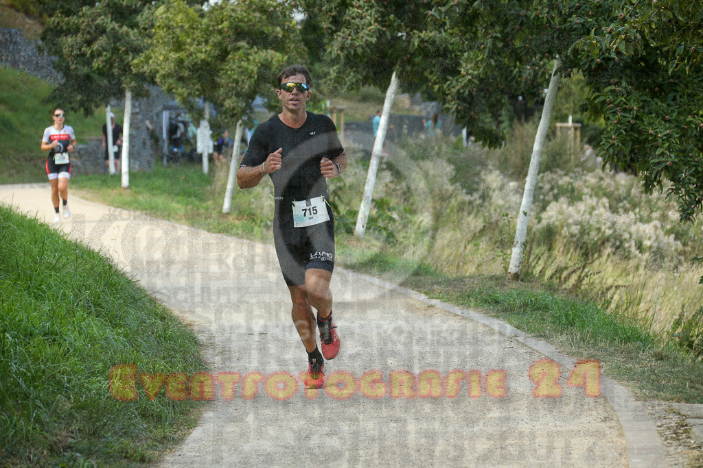 250824_1440_EX1_7099 | Sportfotografie im Rhein-Sieg Kreis, Köln, Bonn, NRW, Rheinland Pfalz, Hessen, etc. Unser Tätigkeitsfeld umfasst den Laufsport vom Volkslauf über den Marathon, Duathlon, Triathon bis zum Ultralauf wie Kölnpfad Ultra oder Schindertrail.