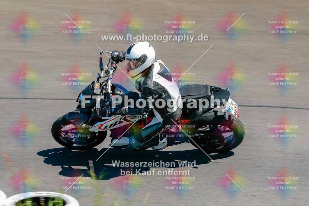 Moto-TeamOBK-21937 | Hier findet Ihr Bilder von Touristenfahrten auf der Nürburgring Nordschleife oder von anderen Veranstaltungen die ich besucht habe. Viel Spass beim Durch Schauen 