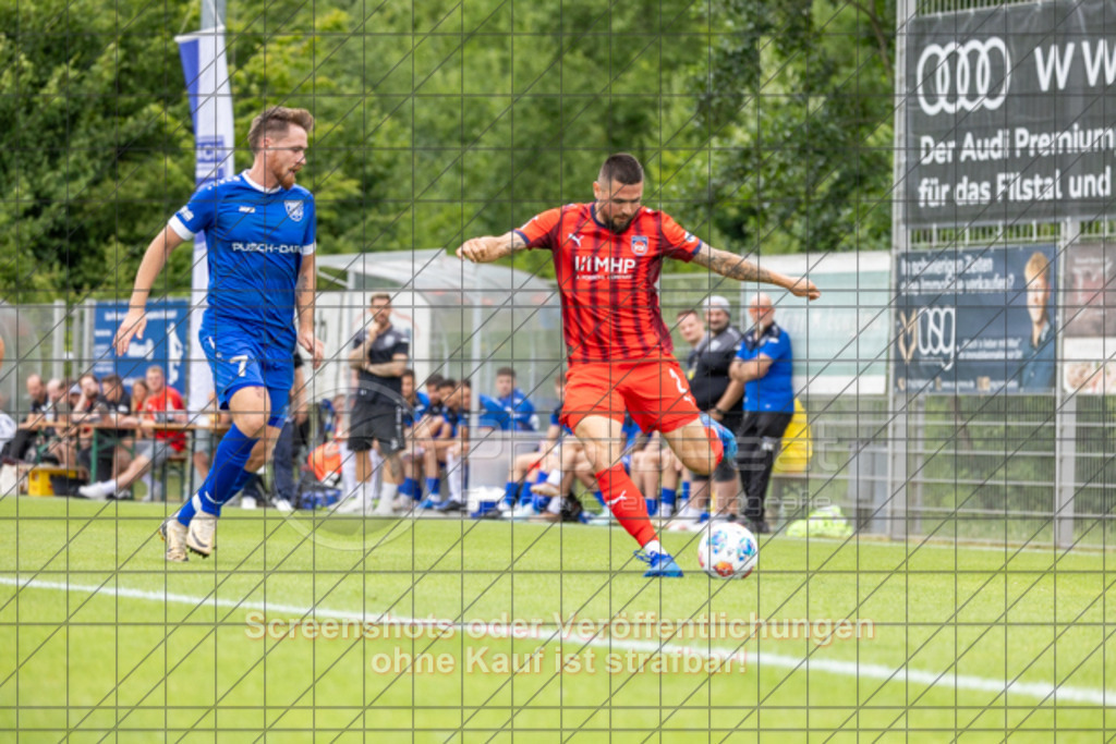 20250706_155643_1084 | #,TSG Salach (blau) vs. 1.FC Heidenheim (rot), Fußball, Freundschaftsspiel - WfV, Saison 2025/2026, Rasensportplatz, Staufenecker Str. 41, 73084 Salach, 06.07.2025 - 15:30 Uhr,Foto: PhotoPeet-Sportfotografie/Peter Harich