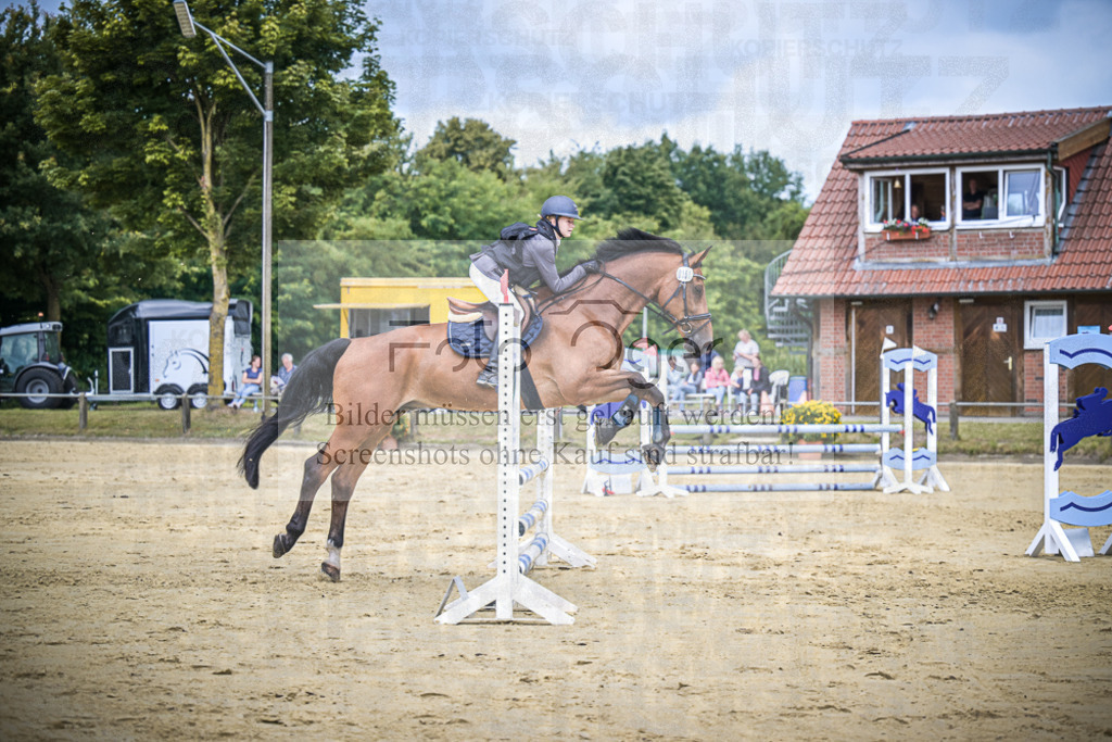 DOS_4021 | Entdecke hochwertige Reitturnierfotos von Foto Oger. Professionell, emotional und authentisch – jetzt Lieblingsmomente im Shop bestellen.Deutschlandweite Turnierfotografie. - Realisiert mit Pictrs.com