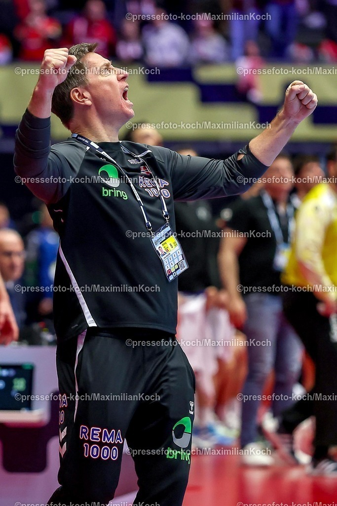 EHF26012601022 | 26.01.2026, Handball, Men's EHF EURO 2026, Norwegen - Portugal, Jyske Bank Boxen in Herning, Dänemark, Main Round:  Headcoach Jonas Liberg Wille (Norway #hc) gestikulierend am Spielfeldrand  