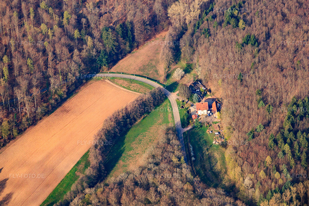 Luftbild: Ortsteil Hochscheid in Niederbronn-les-Bains im Bundesland Bas-Rhin in Frankreich. – Foto: IMG_63705.jpg vom 30.03.2014 durch Werner Riehm/FLY-FOTO.de – Auflösung des Originals: 4551 x 3034 px