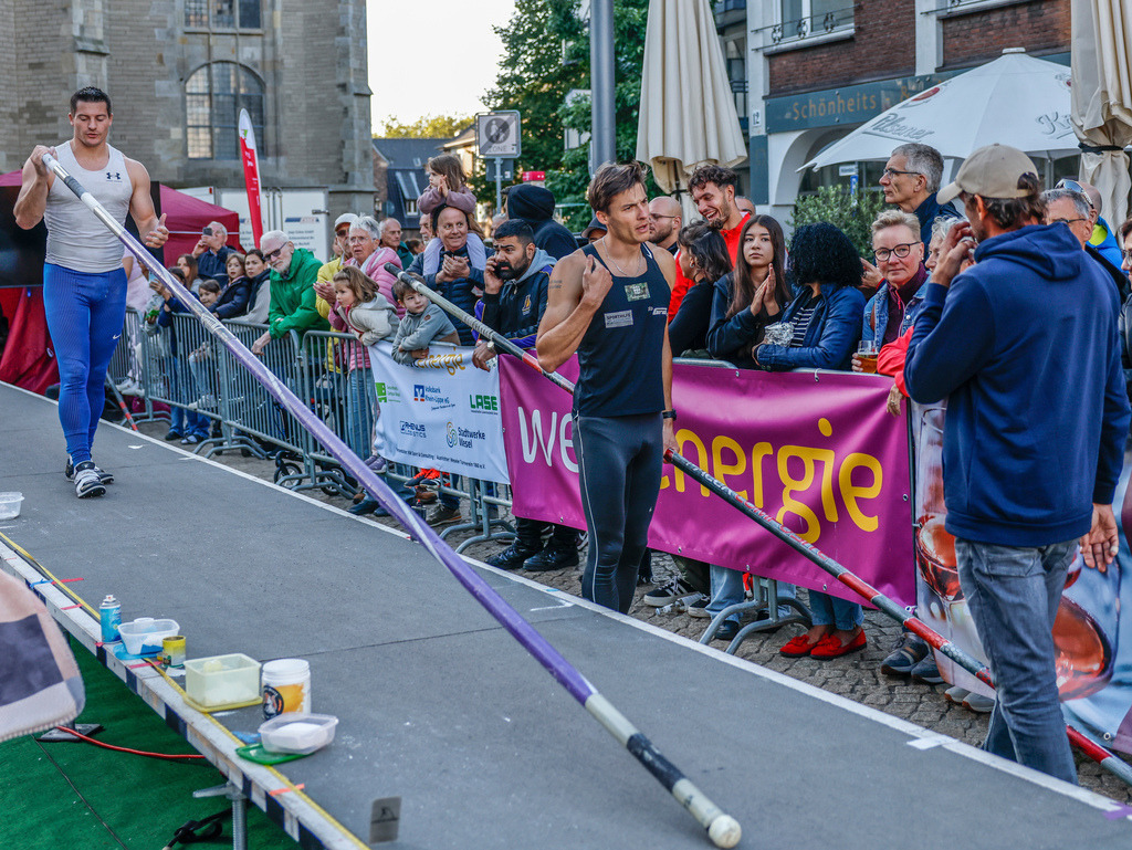 top-top.de 240913-154 | Foto, Video, Fotografie, Videografie, Fotobox, DJ, Discjockey, Musik, Musikbox, Veranstaltung, Photobooth, Amazon, Ebay, Buchtipp, Bestseller, Autor, Verlag, Buch, Wesel, Hamminkeln, NRW, Dinslaken, Rees, Drohne, Hochzeit, Party, Fotobox, Wesel, Fotograf