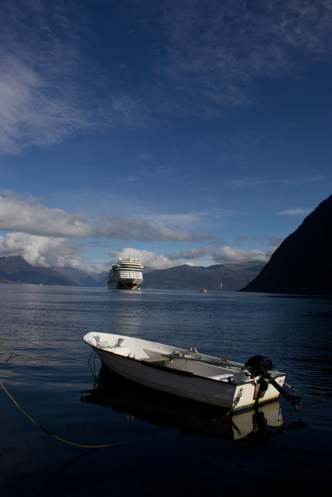 Schiff im Fjord | Landschaftsbilder-MV - Realisiert mit Pictrs.com