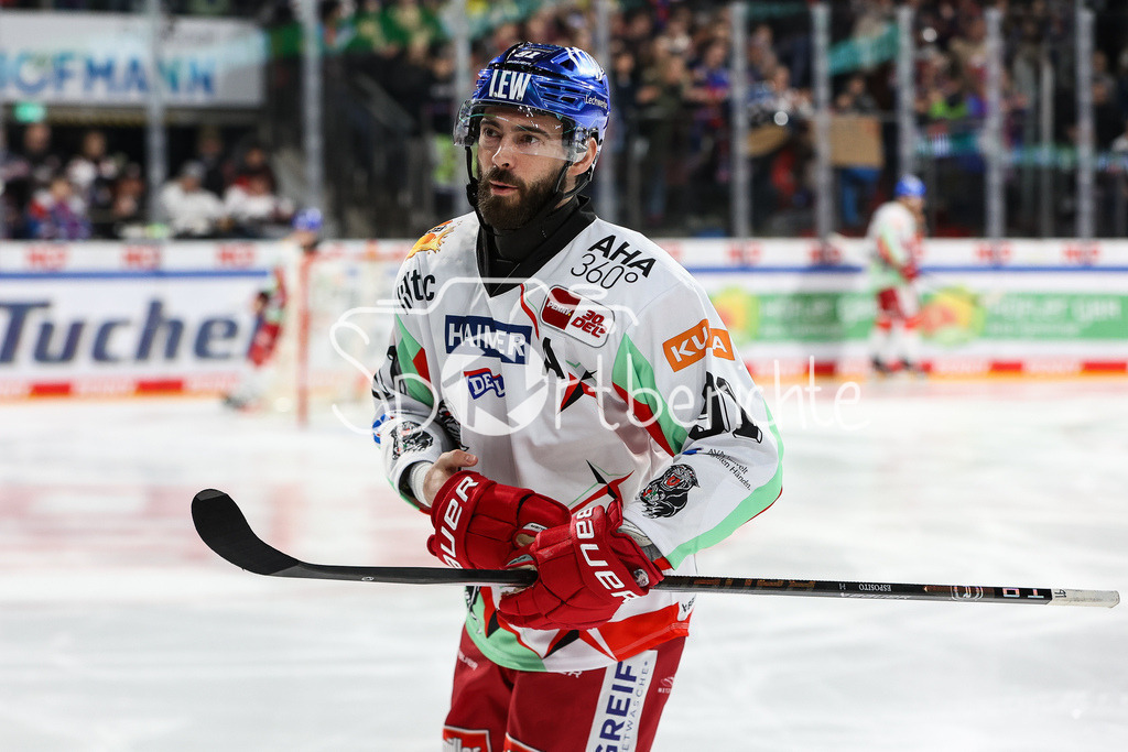 Nürnberg ICE Tigers - Augsburger Panther | Luke ESPOSITO (AEV #91) in Aktion / DEL Retro Game