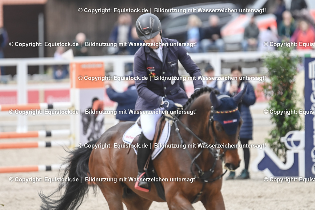 20230514_CCI4_Springen_0393 | equistock