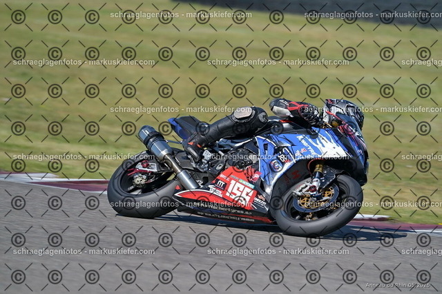 26BT02-0208 | markuskiefer.com - Realisiert mit Pictrs.com