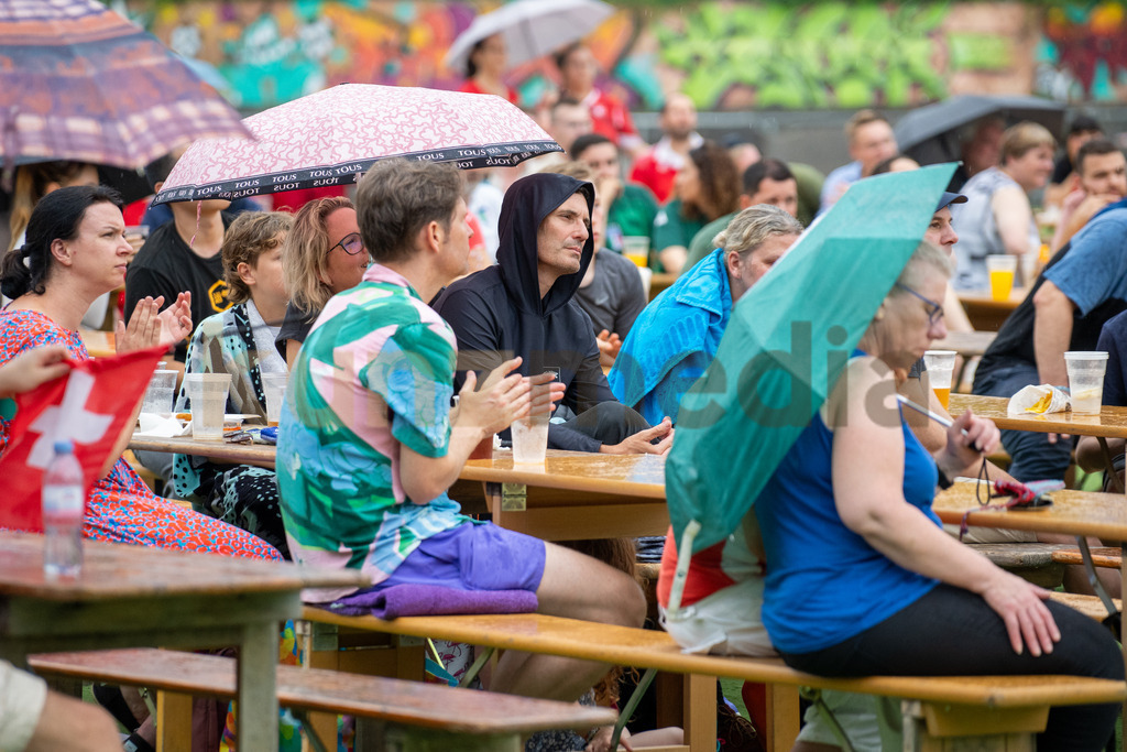 99_Public Viewing Reinach - Achtelfinale Schweiz -Italien EM 2024_kunzmedia.ch | OnlineShop für Bilder kunzmedia.ch