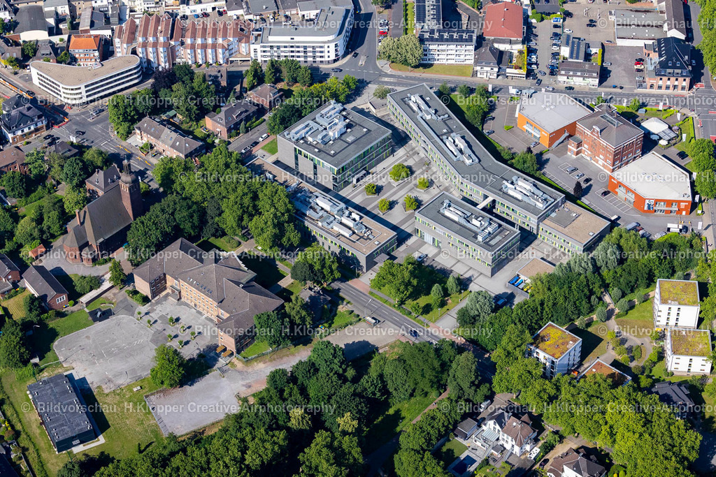 Luftbild Kamp-Lintfort-4833 | Luftbildfotografie Gebäudekomplex der Hochschule Rhein-Waal an der Ringstraße im Ortsteil Kamperbruch in Kamp-Lintfort im Bundesland Nordrhein-Westfalen. - Realisiert mit Pictrs.com
