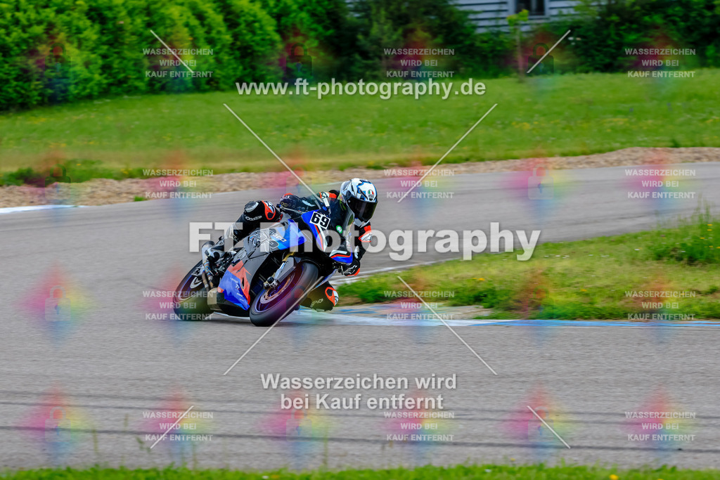MotoTeam-8906 | Hier findet Ihr Bilder von Touristenfahrten auf der Nürburgring Nordschleife oder von anderen Veranstaltungen die ich besucht habe. Viel Spass beim Durch Schauen 