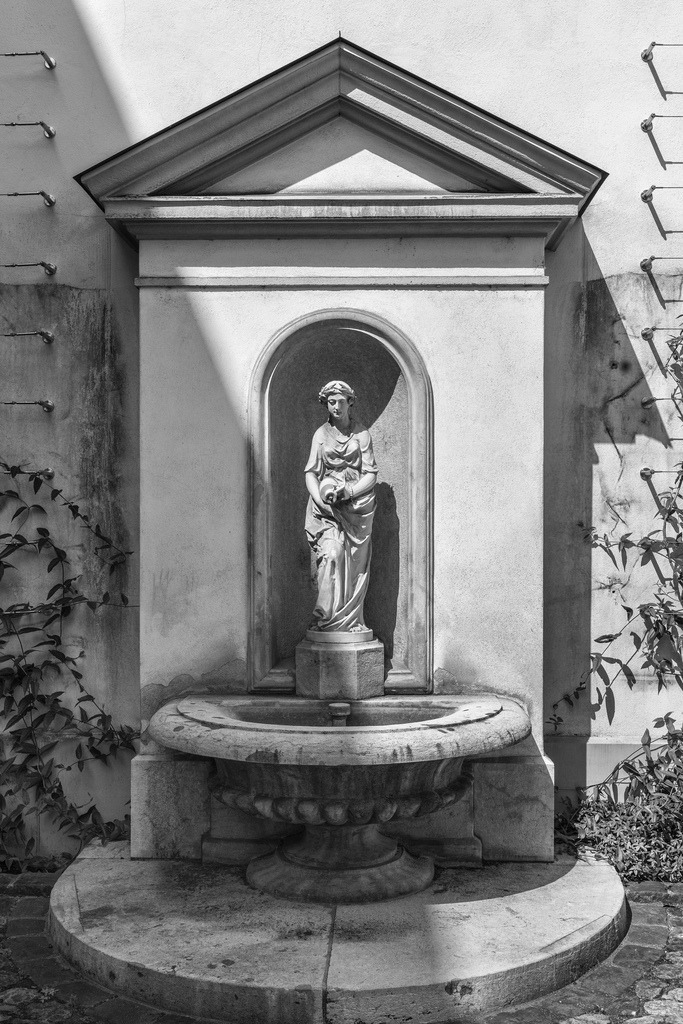 Nymphen-Brunnen | Der Nymphen-Brunnen beim Leonhardsgraben, Basel, Schweiz. - Realisiert mit Pictrs.com