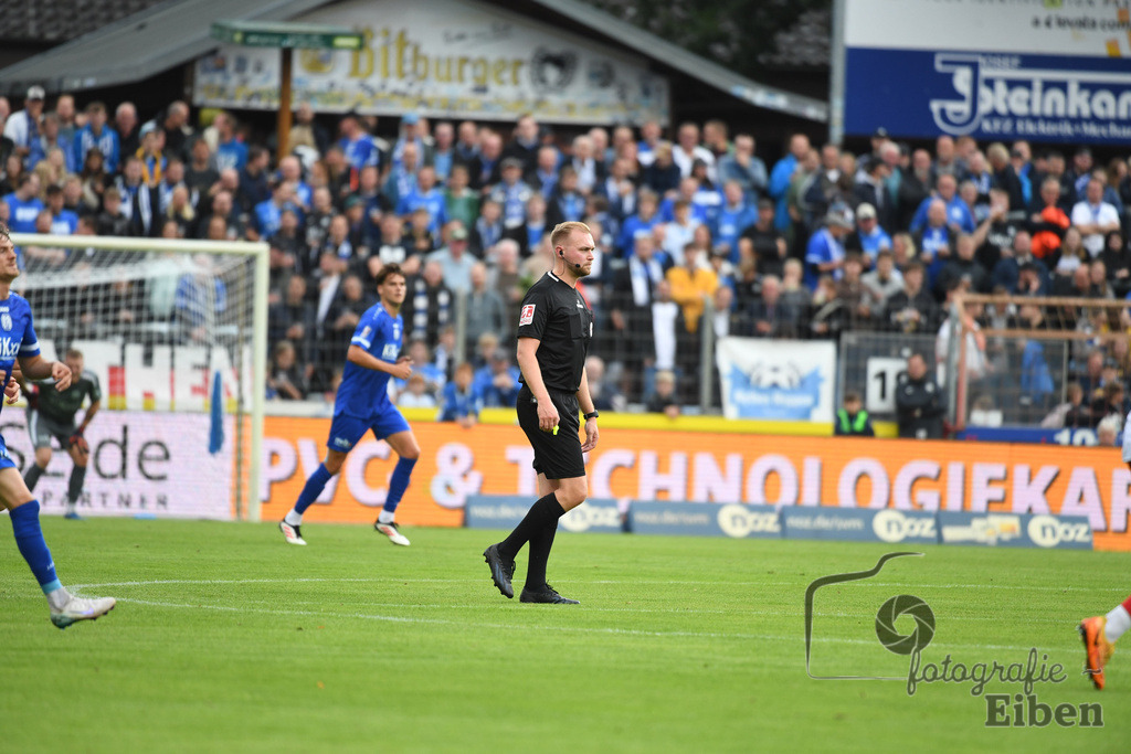 SV Meppen-VfB Lübeck | Herren Regionalliga Nord; SV Meppen (blau)-VfB Lübeck (weiß) am 01.08.2025 in Meppen (Hänsch-Arena), Photo: Philip Eiben 2025 - Realisiert mit Pictrs.com